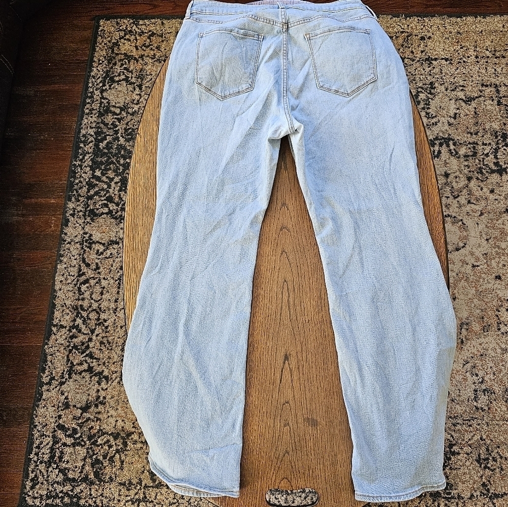 Old Navy High Rise Flare Light Wash Jeans Size Women's 16 - Picture 6 of 13